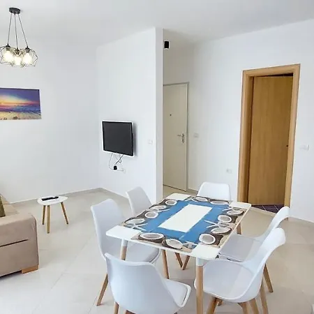 Reina Apartments_lura 3_gjiri Lalzit * Durres